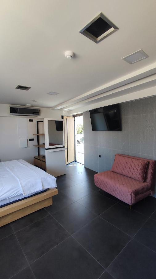 Summertime Signature Suites Agia Marina  Ngoại thất bức ảnh