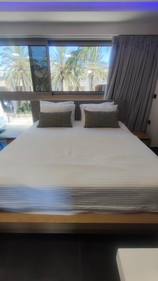 Summertime Signature Suites Agia Marina  Ngoại thất bức ảnh