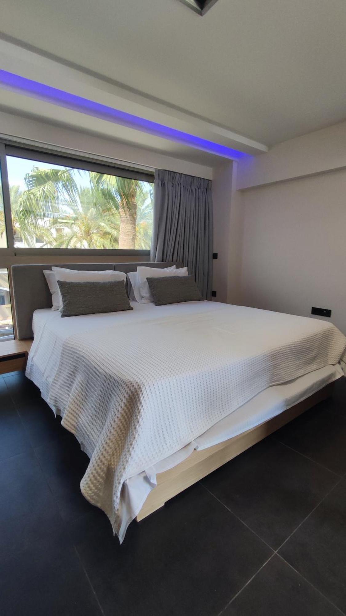 Summertime Signature Suites Agia Marina  Ngoại thất bức ảnh