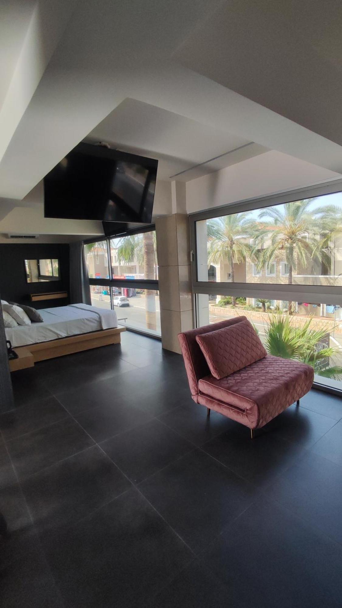 Summertime Signature Suites Agia Marina  Ngoại thất bức ảnh