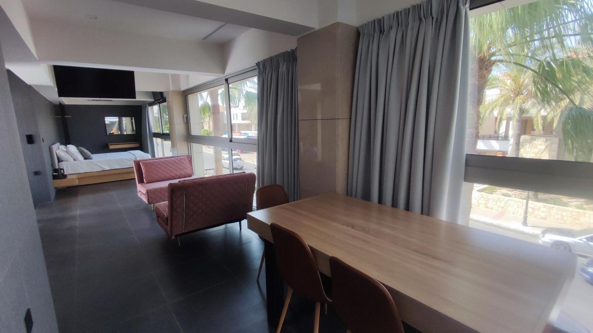 Summertime Signature Suites Agia Marina  Ngoại thất bức ảnh