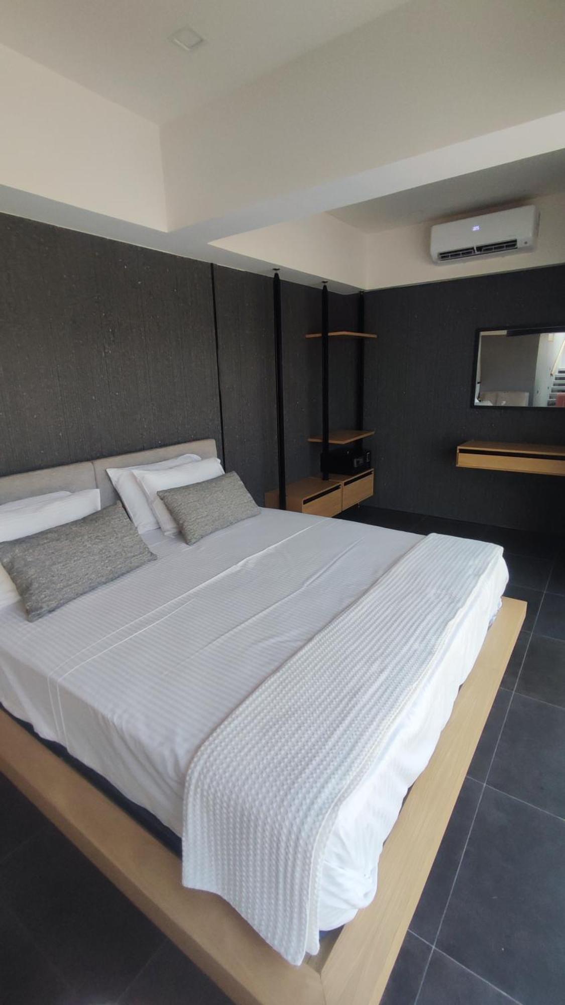 Summertime Signature Suites Agia Marina  Ngoại thất bức ảnh